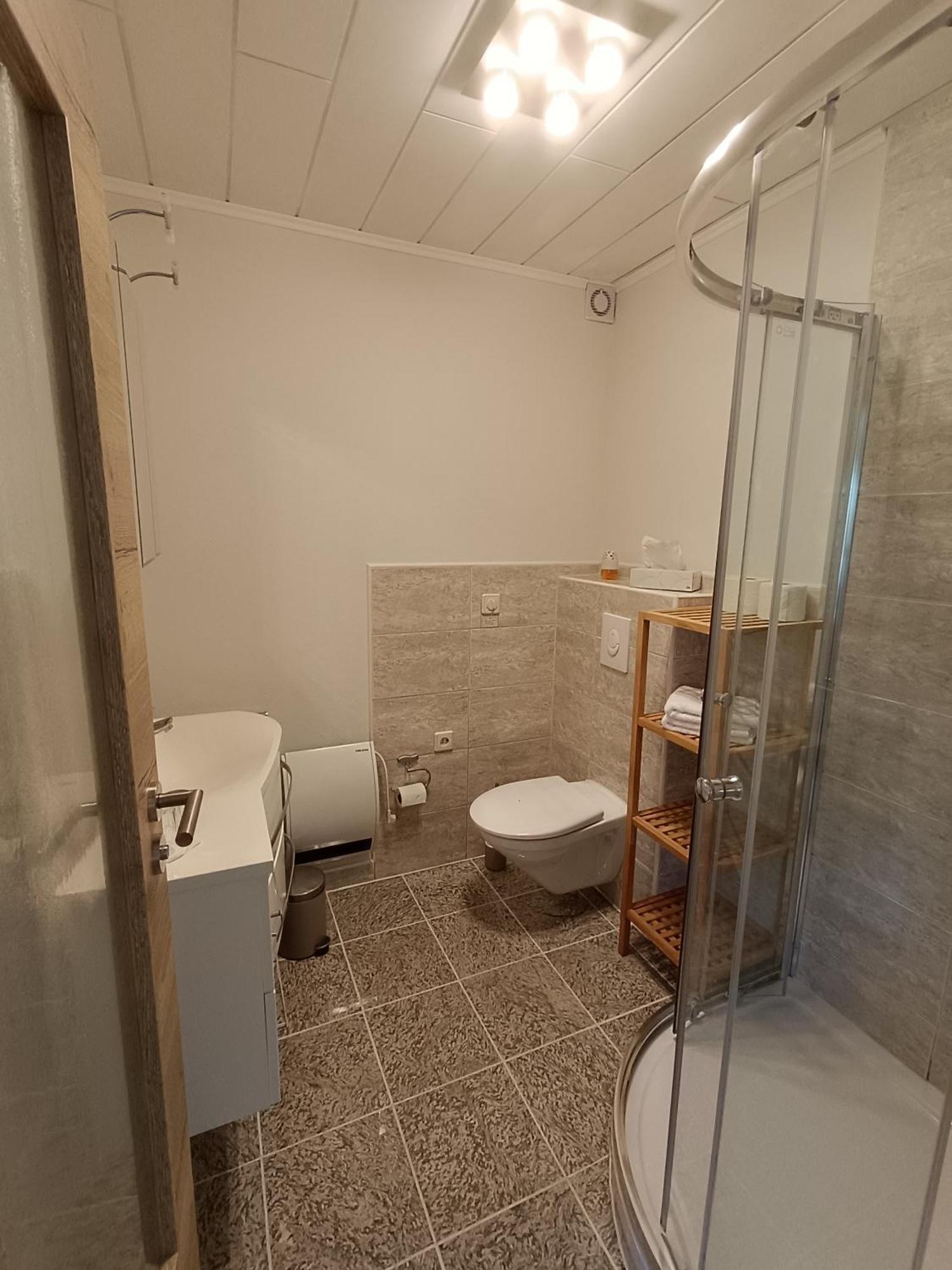 Moselferienweingut Schaefer Apartman Wintrich Szoba fotó