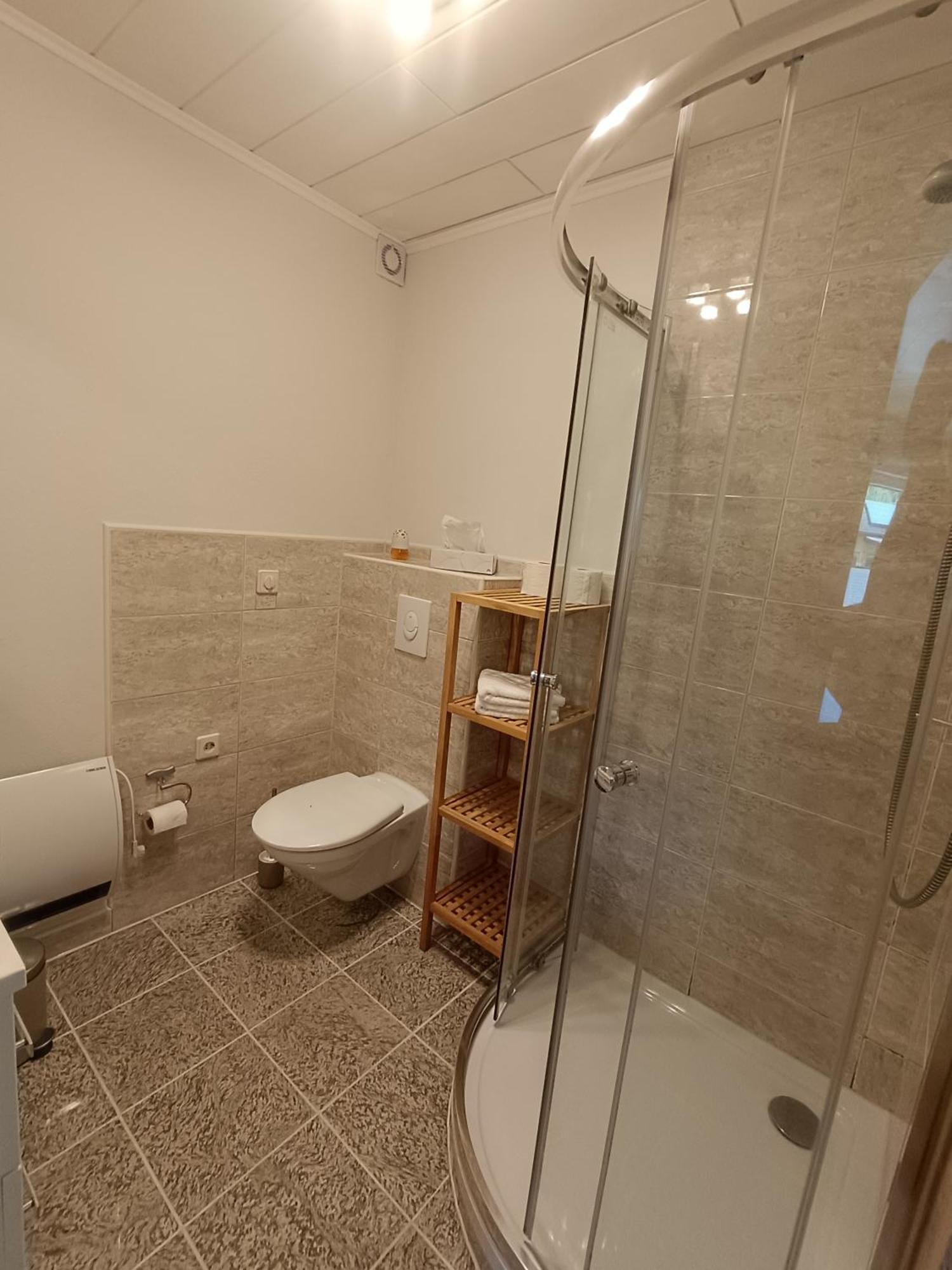 Moselferienweingut Schaefer Apartman Wintrich Szoba fotó